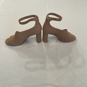 Antonio Melani High Heels. Size 9.5. Beige